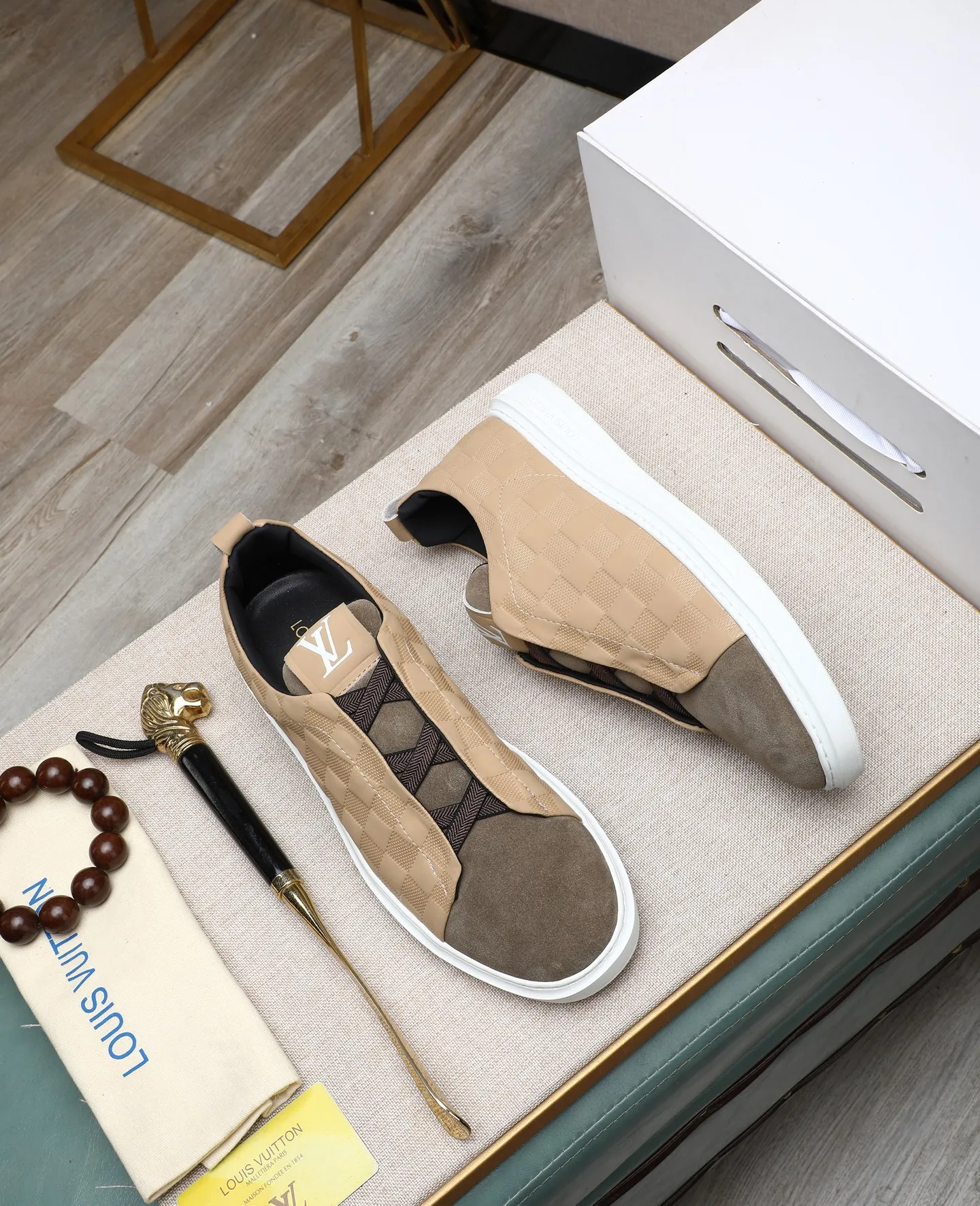 Men's shoes 💰460 【LOUIS VUITTON】Louis Vuitton 2 new products 👟Milan fashion show style 🇰🇾🇰🇾LV family logo, celebrity style, a must-have for fashionistas ⚠️Imported materials ➕Cow leather ➕Breathable leather lining ➕Special outsole 👞Number 38-44 (45 46 custom-made)
